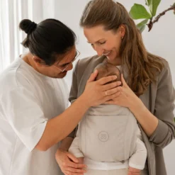 Babytrage Essential Beige
