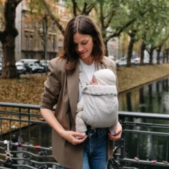 Babytrage Essential Beige