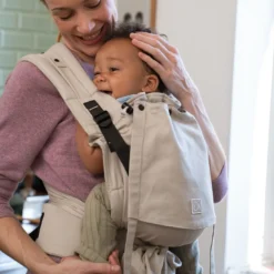 ELSA & EMIL Babytrage HUGIFY Halfbuckle Kängurubeige