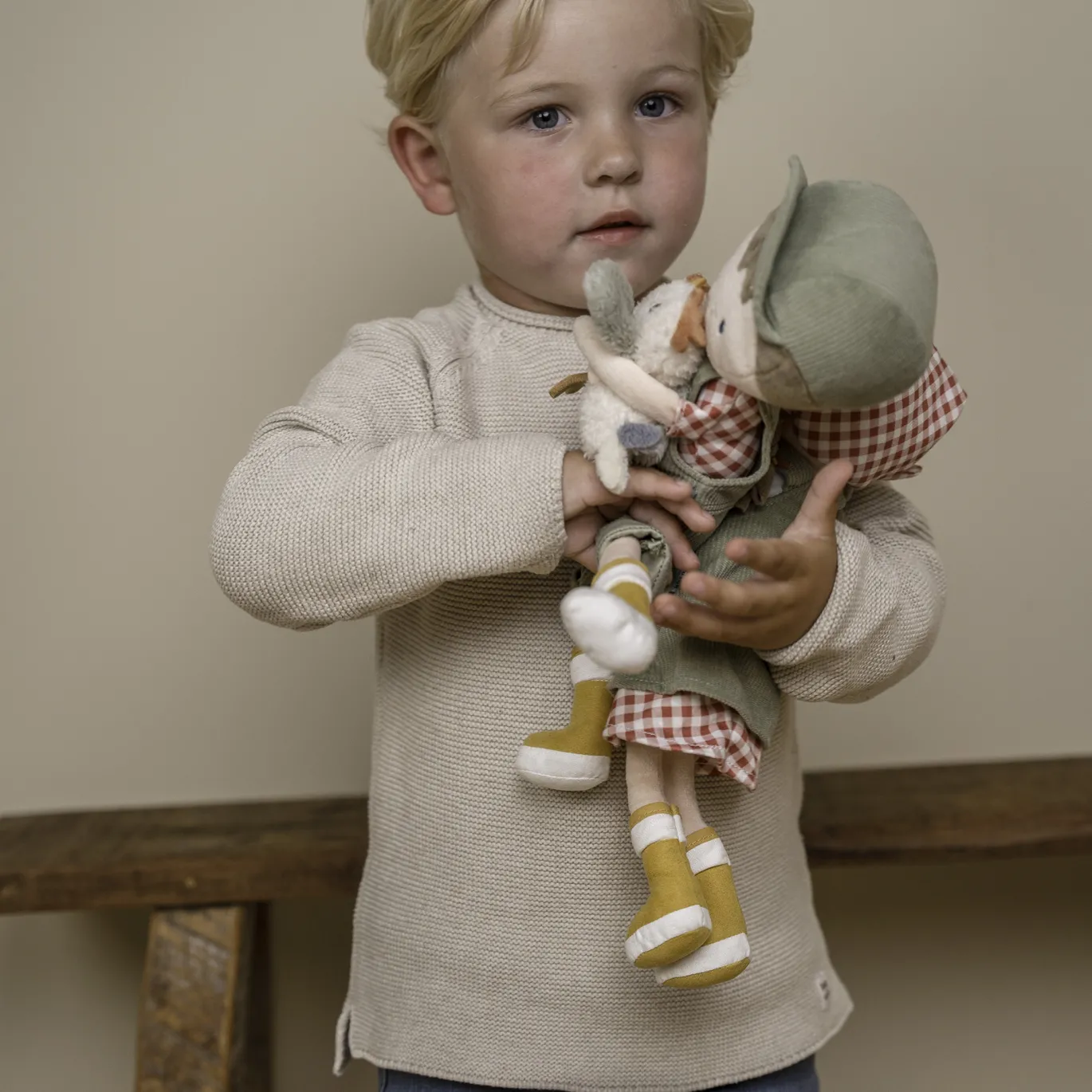 Kuschelpuppe Bauer Jim mit Huhn