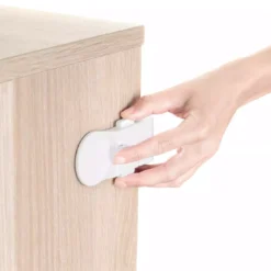 Schrank- und Schubladensicherung