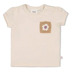 T-Shirt mit Häkeltasche