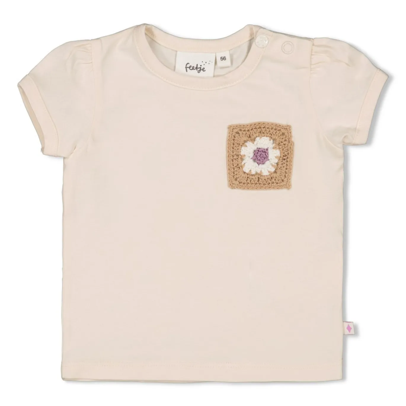 T-Shirt mit Häkeltasche